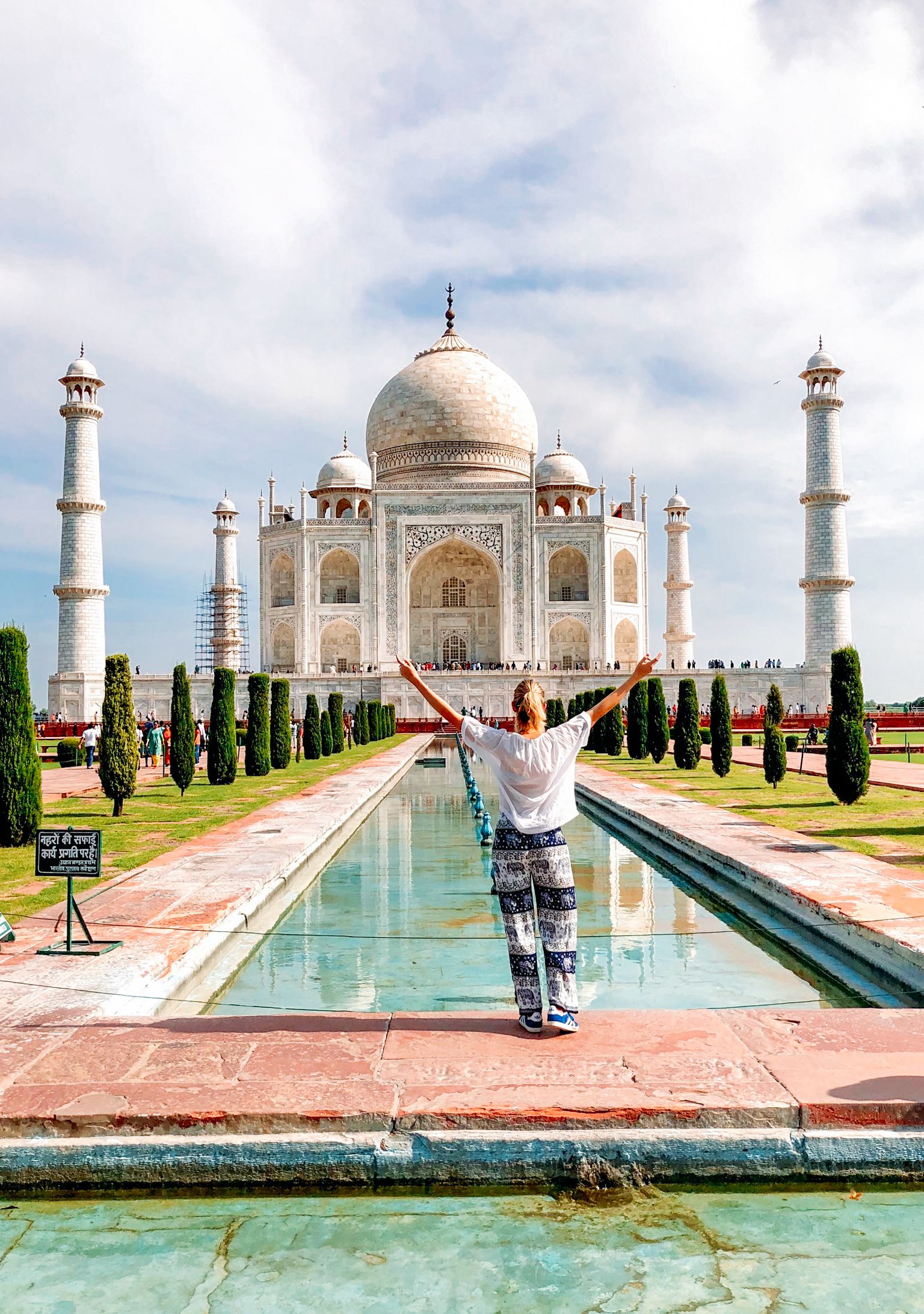 Il Taj Mahal con il giardino riflettente in primo piano, viaggio in Rajasthan 